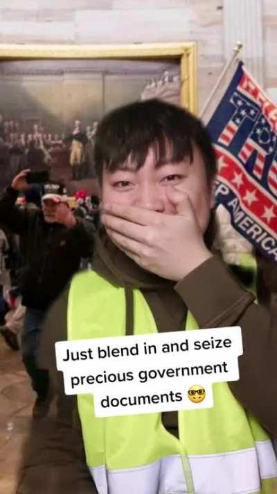 Chinese fella goes to spy on Americ*ns. Becomes instantly B A S E D.