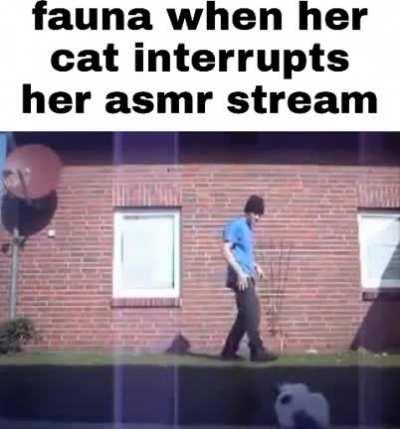 This is why she mutes :0politics: