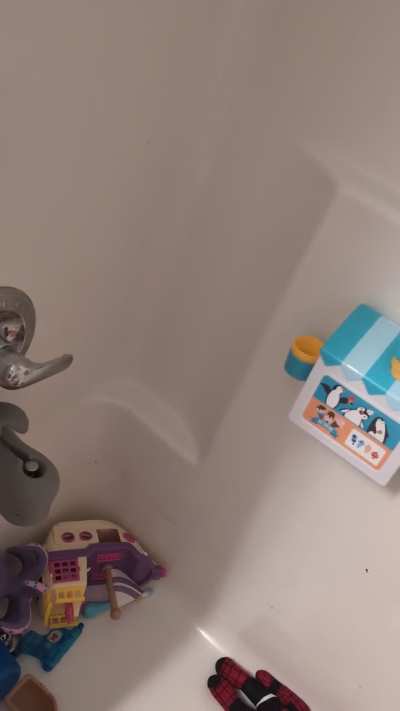 What is this sound? Only at night. Ghost scratching?