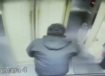 WCGW Using the elevator [irrational fear confirmed]