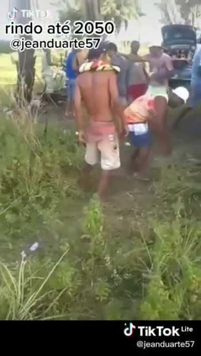 Esse cara perdeu 3 dentes, tenho 100% de certeza kkkkkkkkkkk