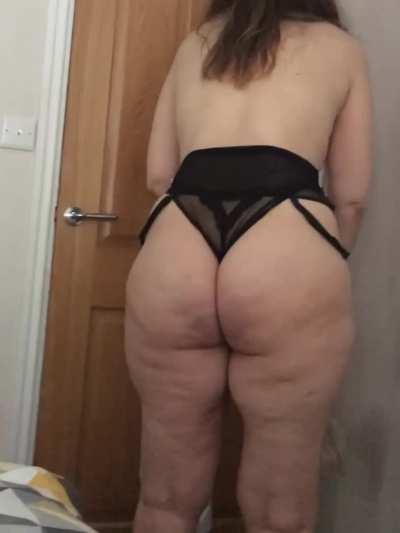 Got told I’m too fat on another sub 😢 I’m posting anyway OC