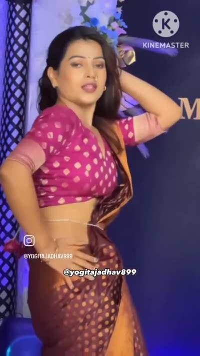 Yogita Jadhav - अस्सल गावरान माल आपल्या मादक अदा दाखवताना