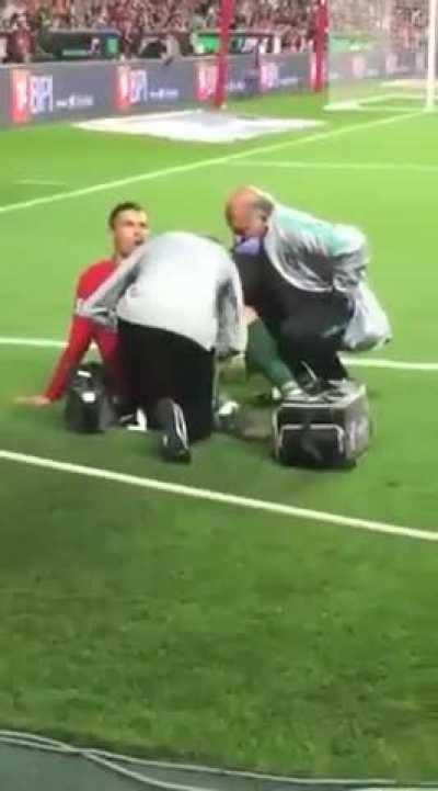 Is this a soccer circle jerk? Am I stupid 