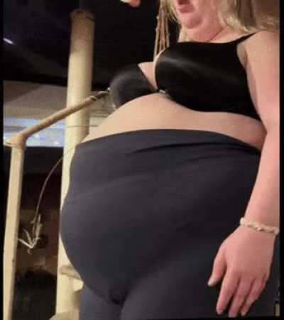 a gif of yesterdays post 🤰🐽