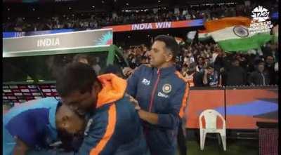 Rahul Dravid Giving Indiranagar Ka Gund Vibes