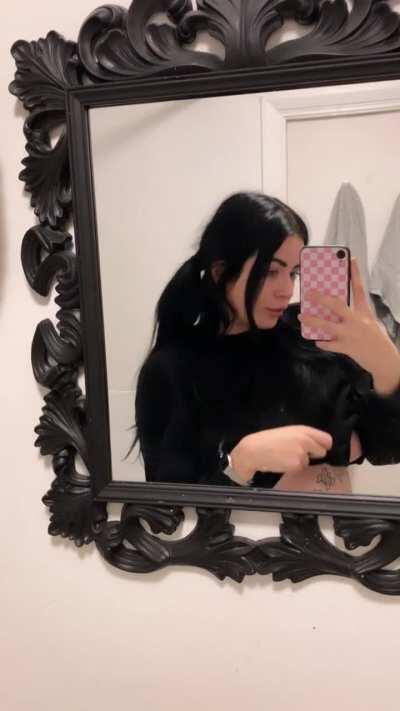 Impromptu boobie reveal