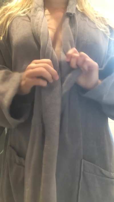 Just got out of the shower, thought about flashing my body for older men