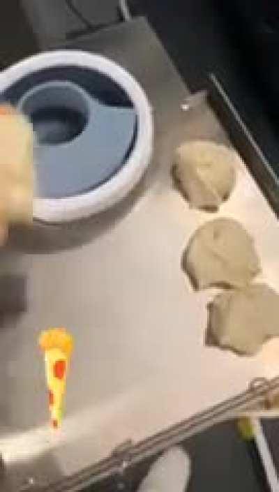 Dough rounder rounding dough balls