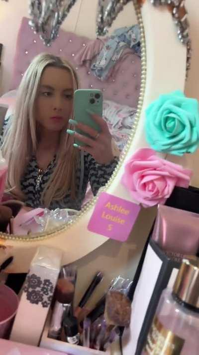 I have a mega leaky pipe anyone good at plumbing ? 🧑‍🔧