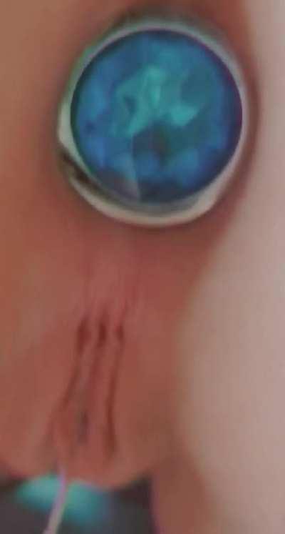 (19) Anal gets me dripping