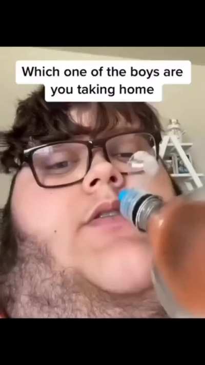 Yuri saw a burger in Vegas 🥹