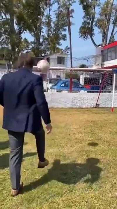 Maestro, Lacalle es Uruguayo.