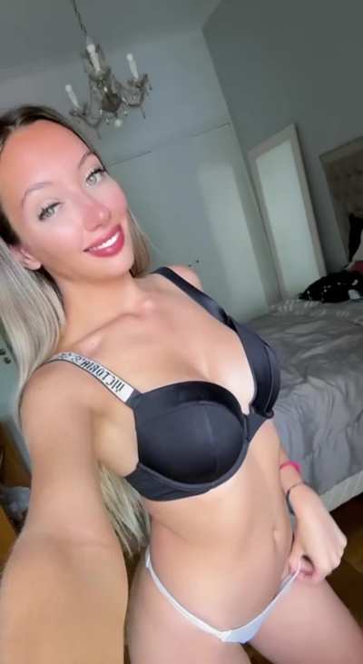 if you eat me out, i'll reward you with a bj