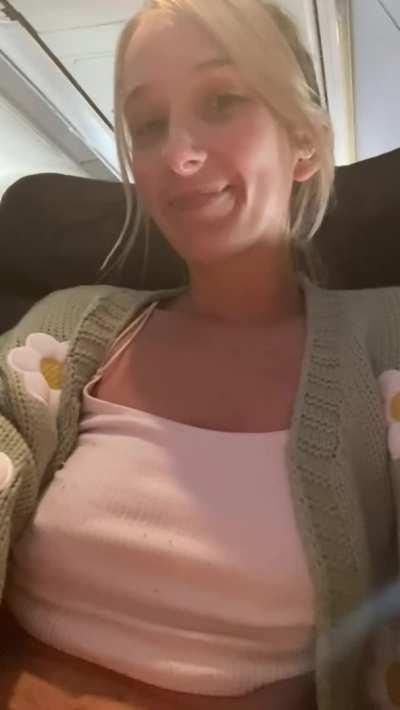 In-Flight Entertainment is just so good these days 🤭