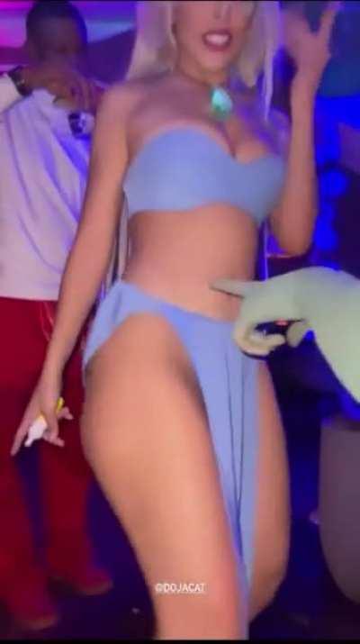 Good Lord Doja 😍😍😍😍😍 This is by far her sexiest video🔥🔥 Upvote if she is the hottest woman alive