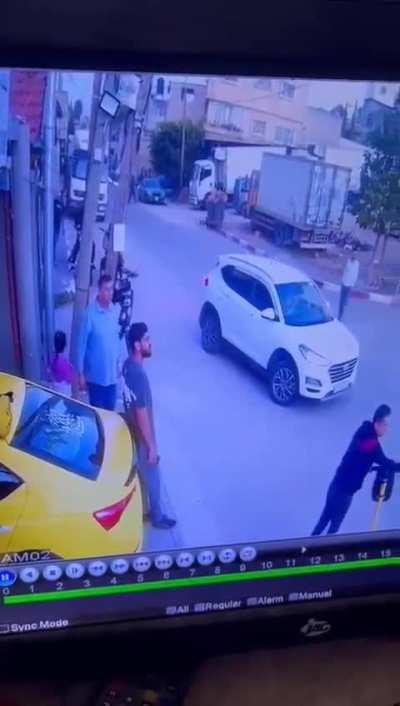 Palestinian father shot in the head in front of his daughter by Israeli forces - Occupied west bank