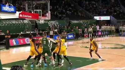 [Highlight] Giannis gets fouled with 34.3 to go (Lurker5719263845)