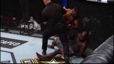 Francis Ngannou knocks out Jairzinho Rozenstruik
