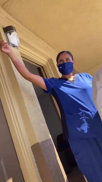 Maid first time seeing a 3rd leg