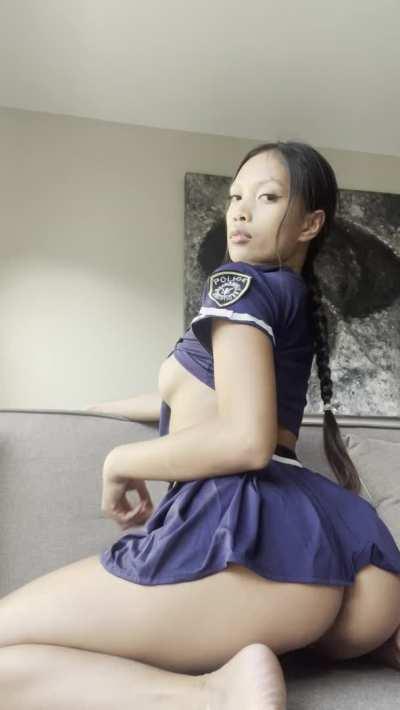 Would you let me sit on ur face?