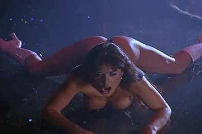 Demi Moore looks perfect here..