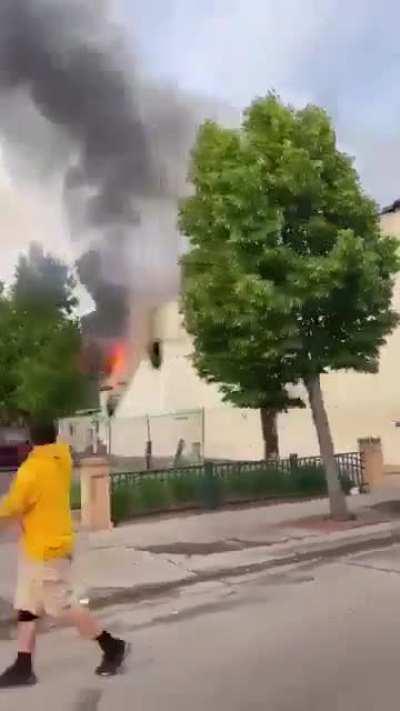 Raw footage from Minneapolis this morning