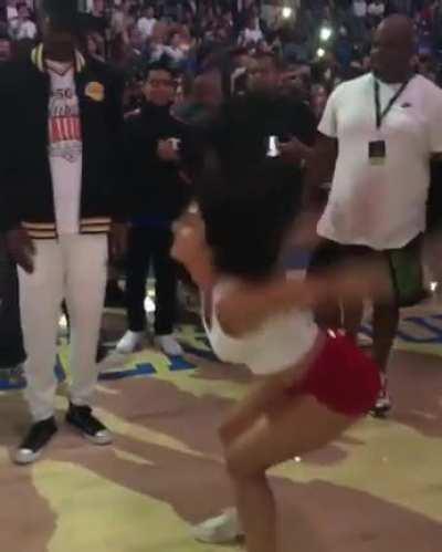 HMC while I try to impress Snoop Dogg