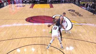 [Highlight] Bruce Brown gets the and-1 to put the Nuggets up 11!