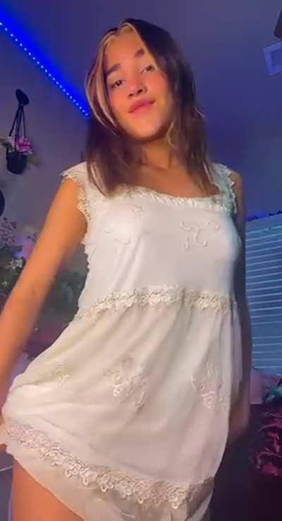 This latina needs a creampie!