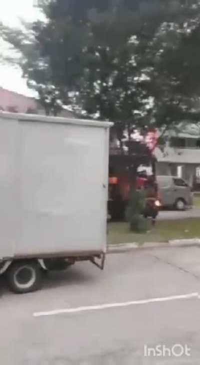 This incident happened yesterday at Eunos Court at about 6:50PM