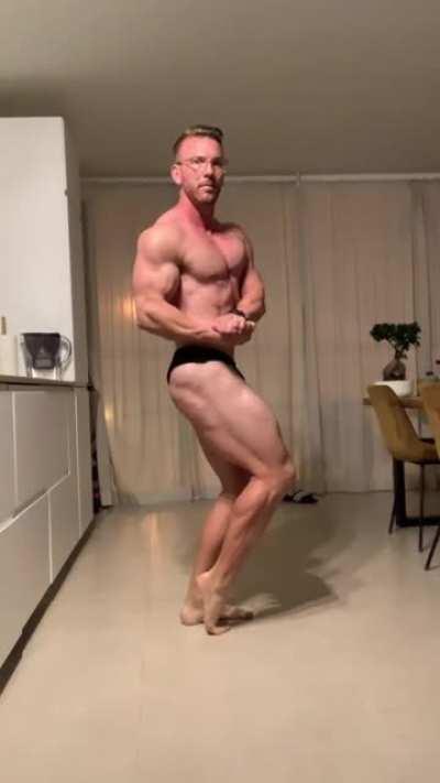 14 days out from NPC Raul Carrasco Cup, Classic Physique, 205lbs / 5’11”. Fasted AM progress vid