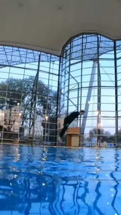 The stable camera work, the lighting inside the pool and finally the amazing dive.