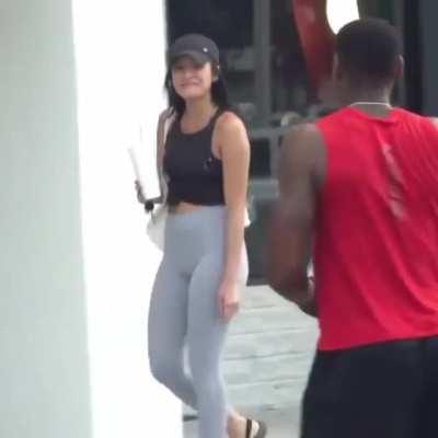 Банка с огурцами