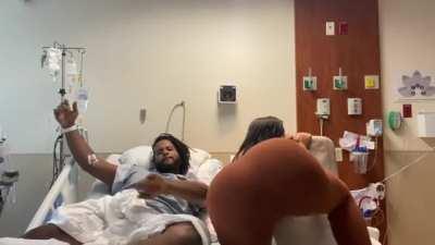 Chubby 🍑 shaking at the hospital 💃