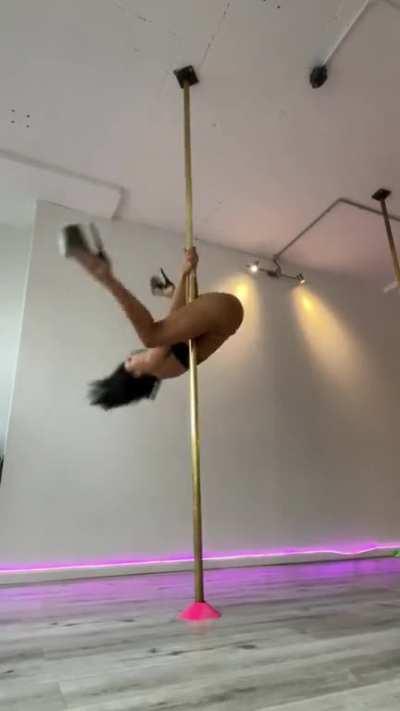 Pole dance