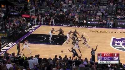 (Highlight) Justise Winslow (6 foot 6) played minutes at Center last night for the Portland Trailblazers. Here he is effectively defending Sabonis. He was a +21 and led all Trail Blazers in a victory.