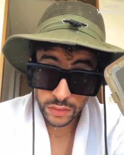 Bad Bunny fuma verde 😎🍃🍃🍃🍃