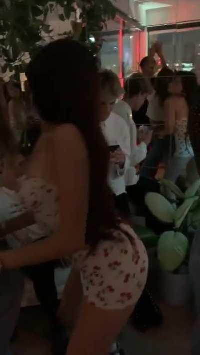 Madison beer twerk tease
