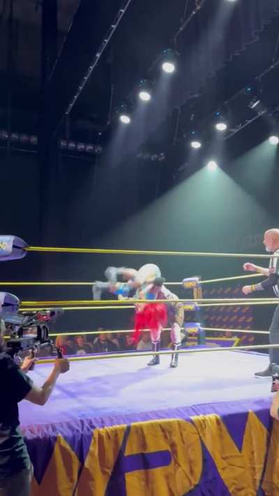 View of the WPW attendance during Mercedes vs Jody Threat