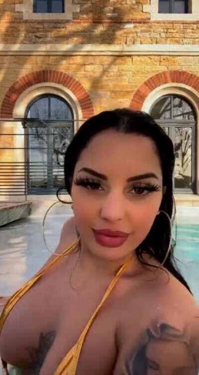 Elle est juste magnifique 😳