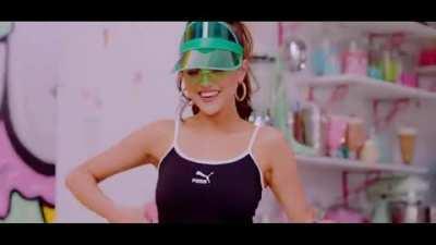 I want to cover Selena in my cream