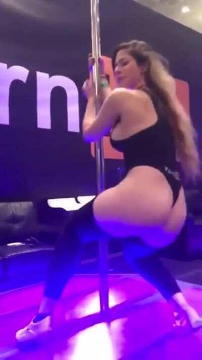 Ashley Alban Shaking Her Amazing Fat Ass