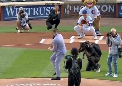Conor McGregor threw out the first pitch at Wrigley Field