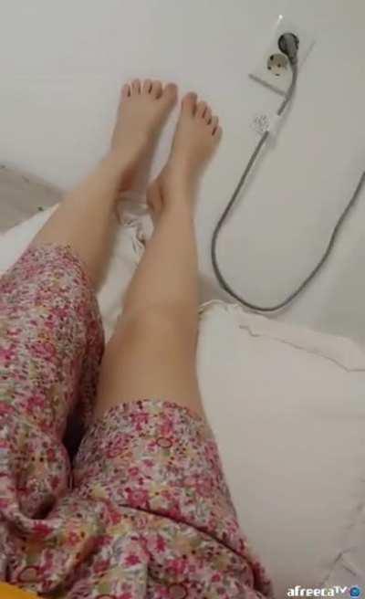 Toes, arches and soles