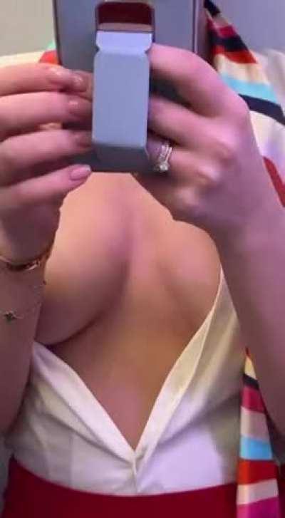 Another solo in lavatory