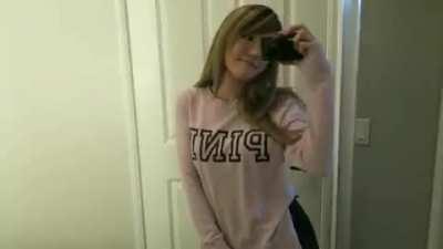 😍 kimi showing off