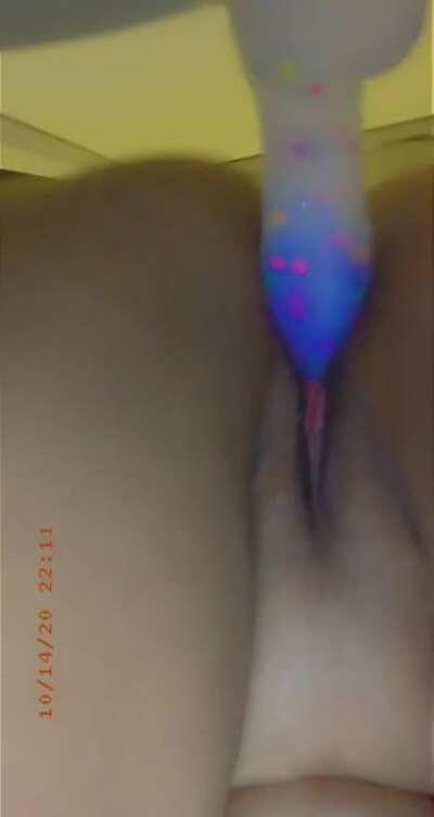 Me fucking my dildo with my pretty little pussy, wanna see more? Follow my link in my bio 😈 nsfw