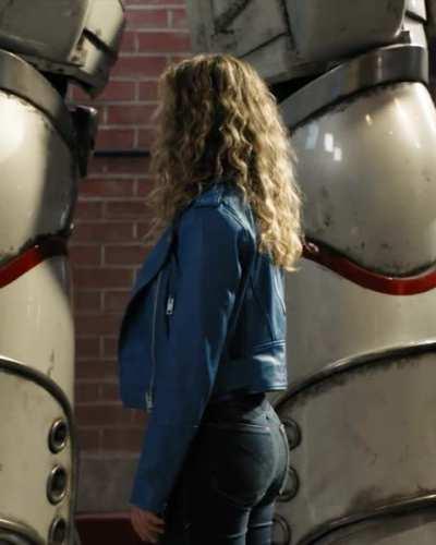 Brec Bassinger - [Stargirl]