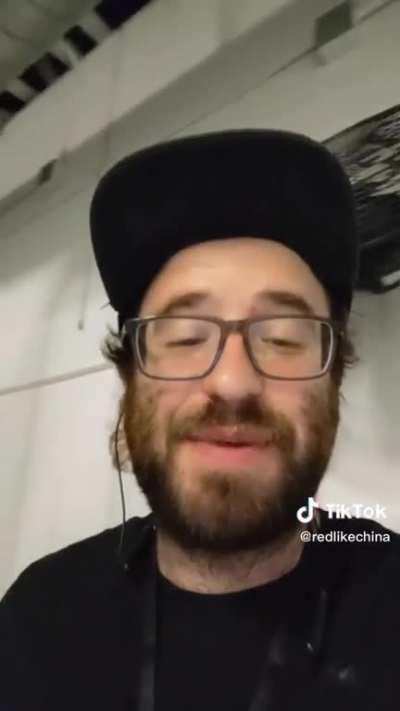 This is how the Chinese internet supposedly works